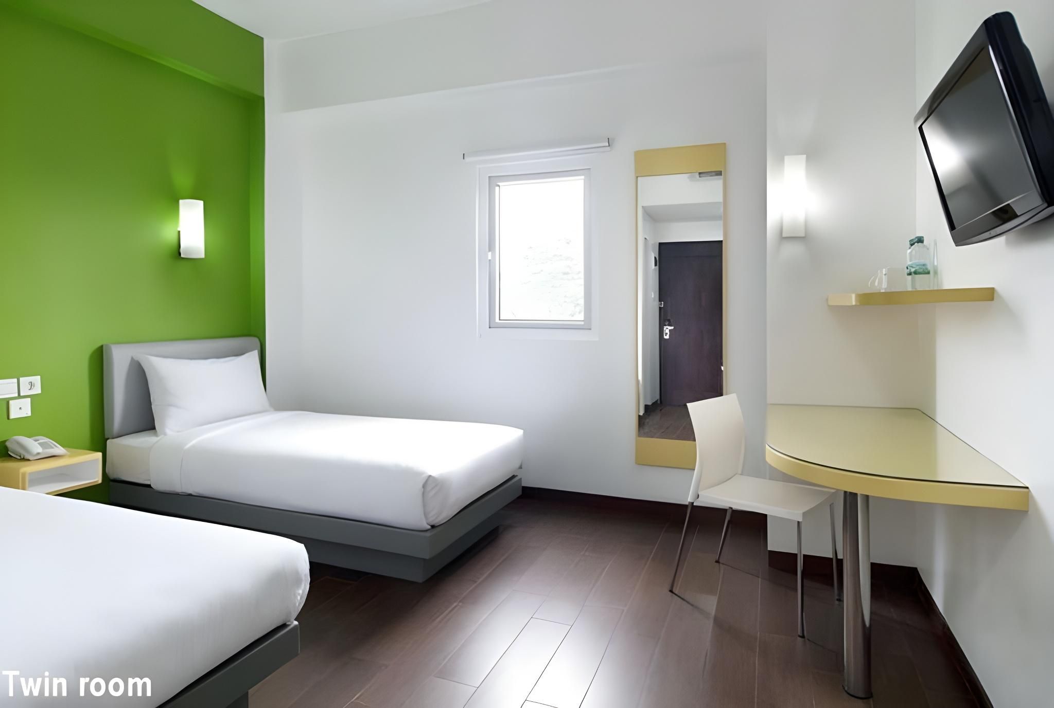 Amaris Hotel Senen Smart Twin Room 2