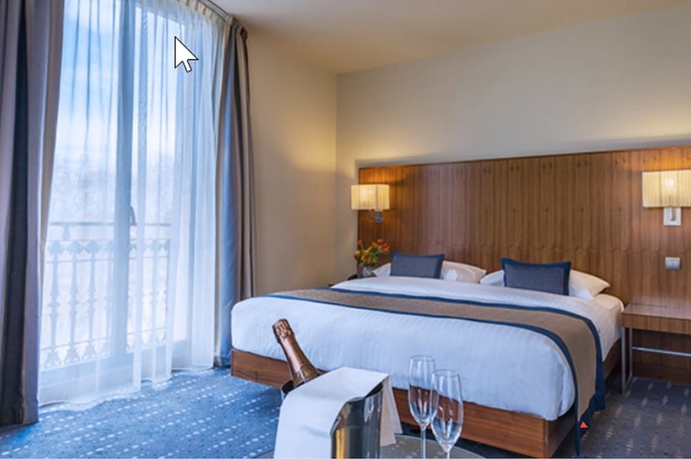 Borneta Picasso's Corner View 2