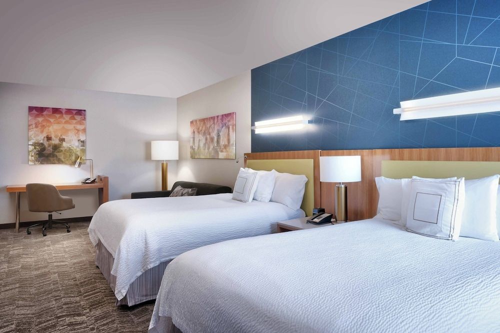 Suite, Multiple Beds (Mobility/Hearing Accessible, Tub)