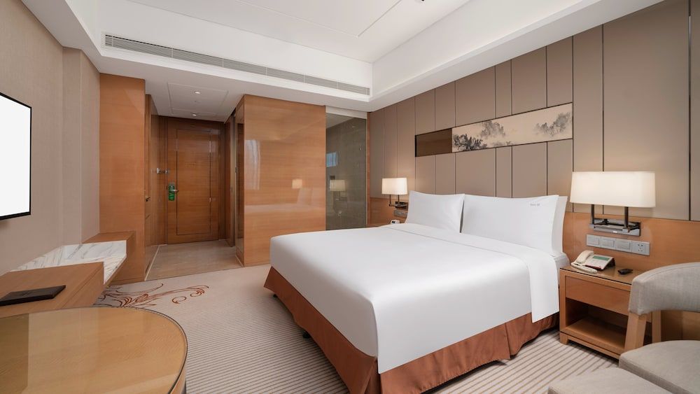 Standard Room, 1 King Bed (High Floor)