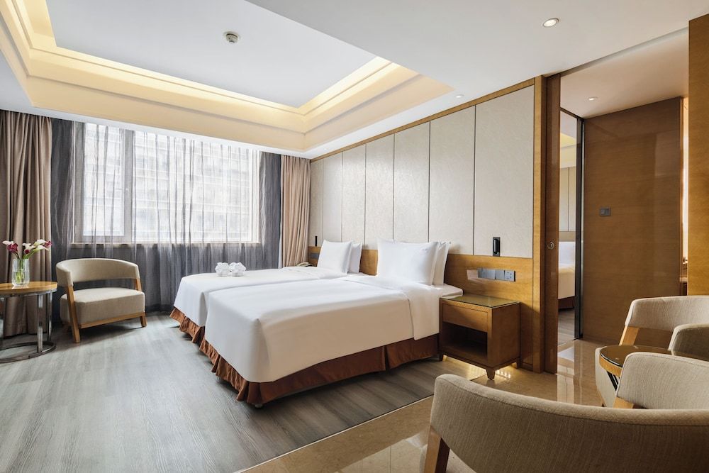 Family Suite, Multiple Beds, Smoking