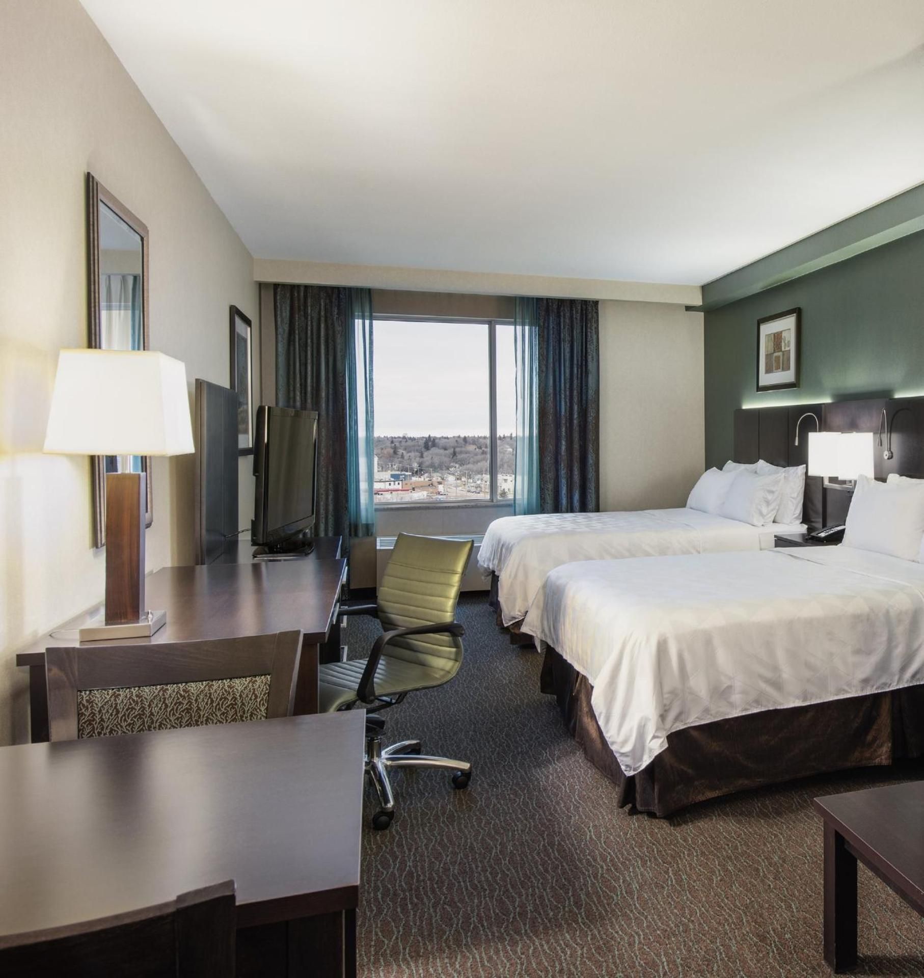 2 Queen Beds Premium