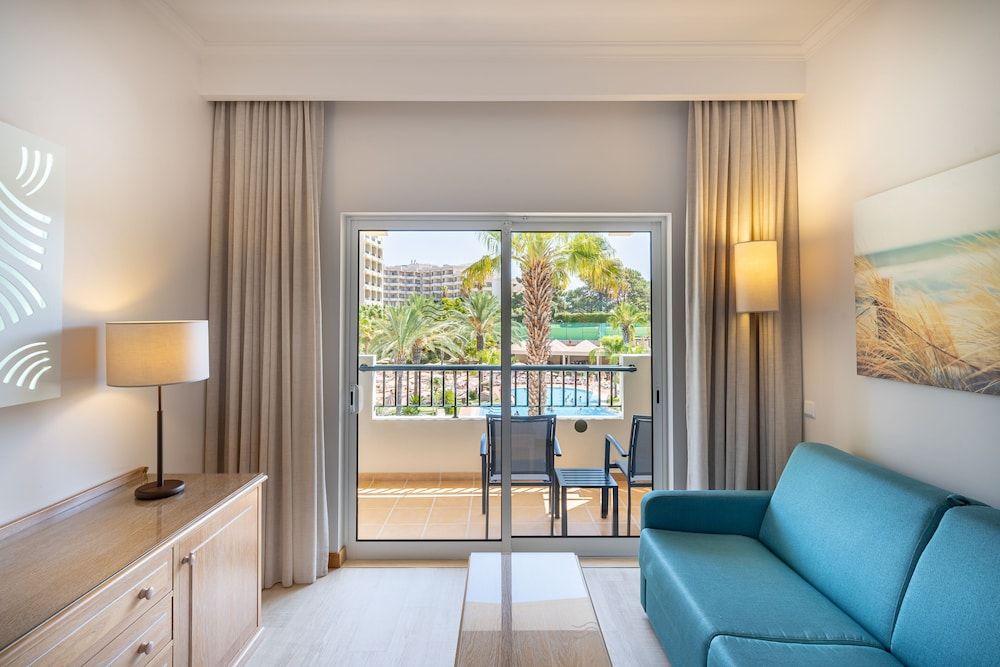 3HB Guarana Family Room, Pool View (Plus) (3 adults) 5