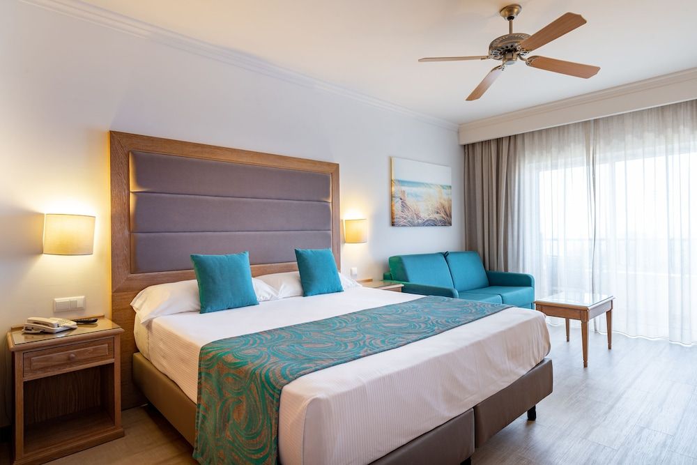 3HB Guarana Family Room (3 Adults) 3