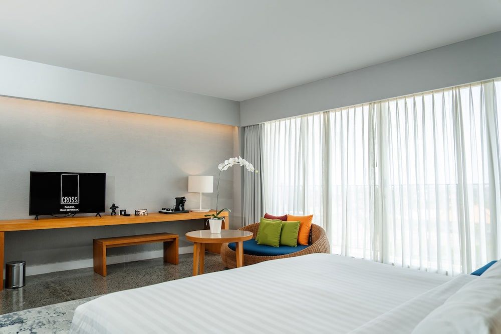Suite, City View