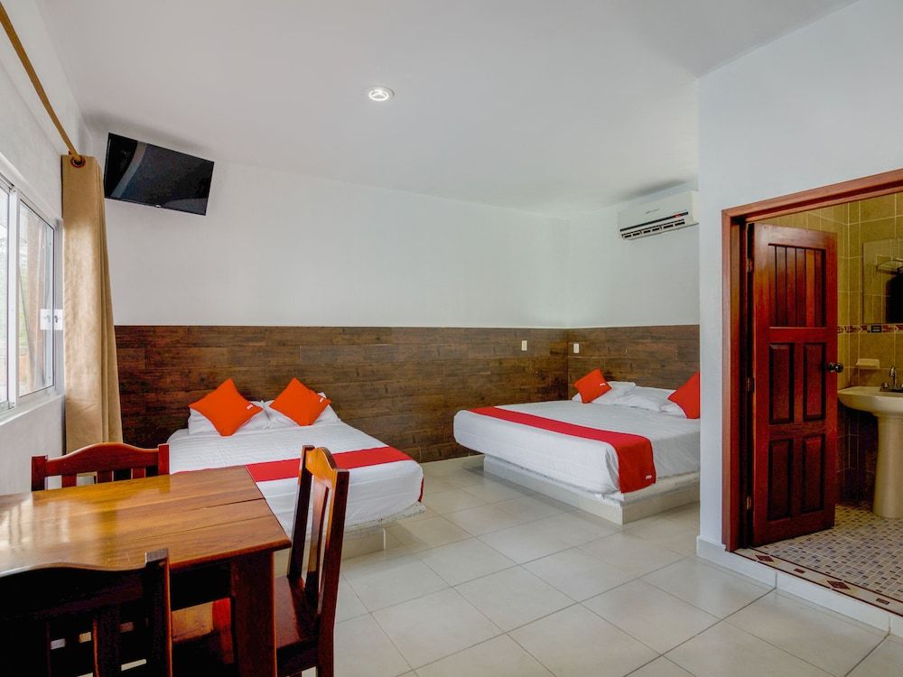 OYO Hotel Palma Real Standard Room, 2 Queen Beds 2