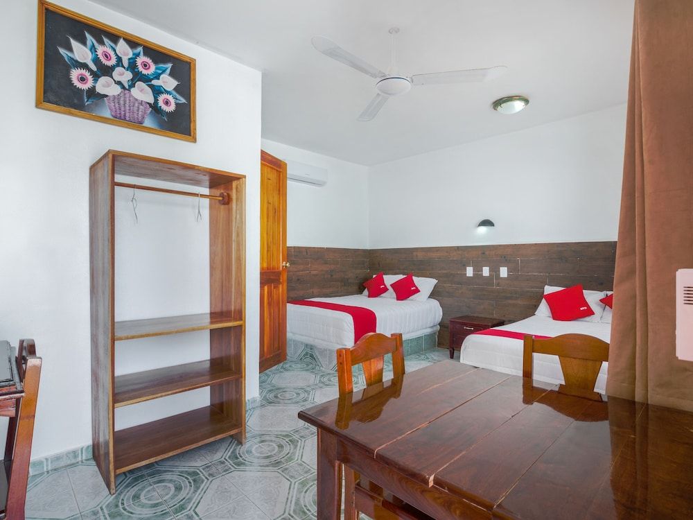 OYO Hotel Palma Real Standard Room (Three beds) 3