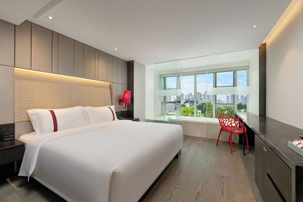 Rhombus Supreme Room