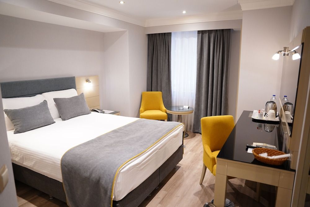 Amethyst Hotel Standard Double or Twin Room, 1 Double or 2 Twin Beds