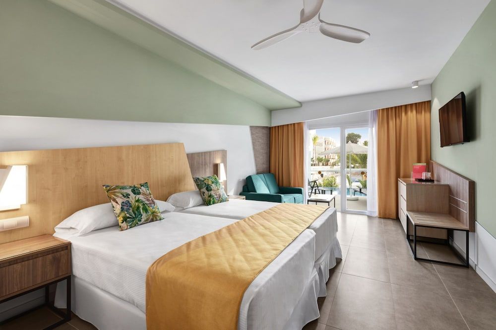 Standard Room, Private Pool (Swim-up, Adults-Only)