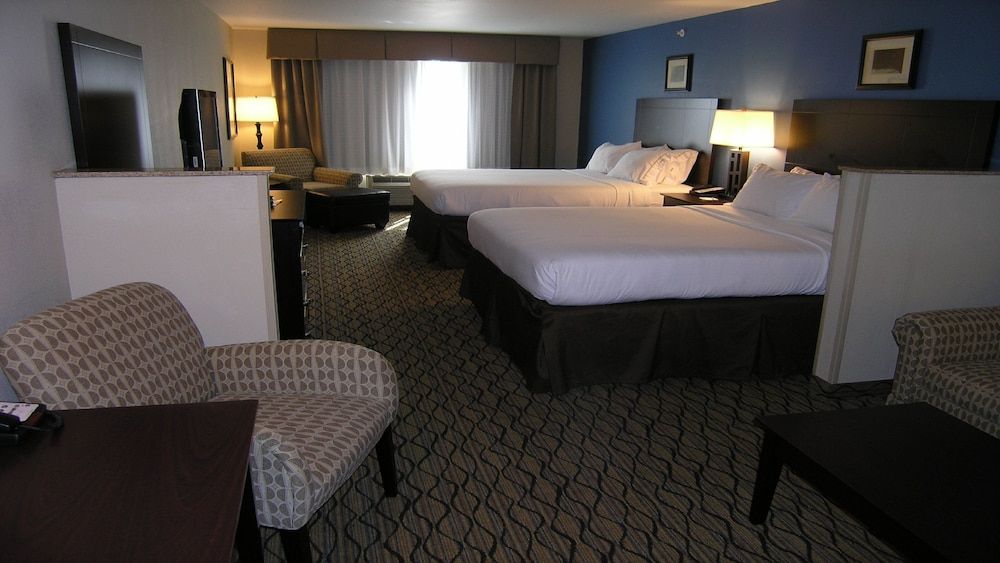 Suite, Multiple Beds