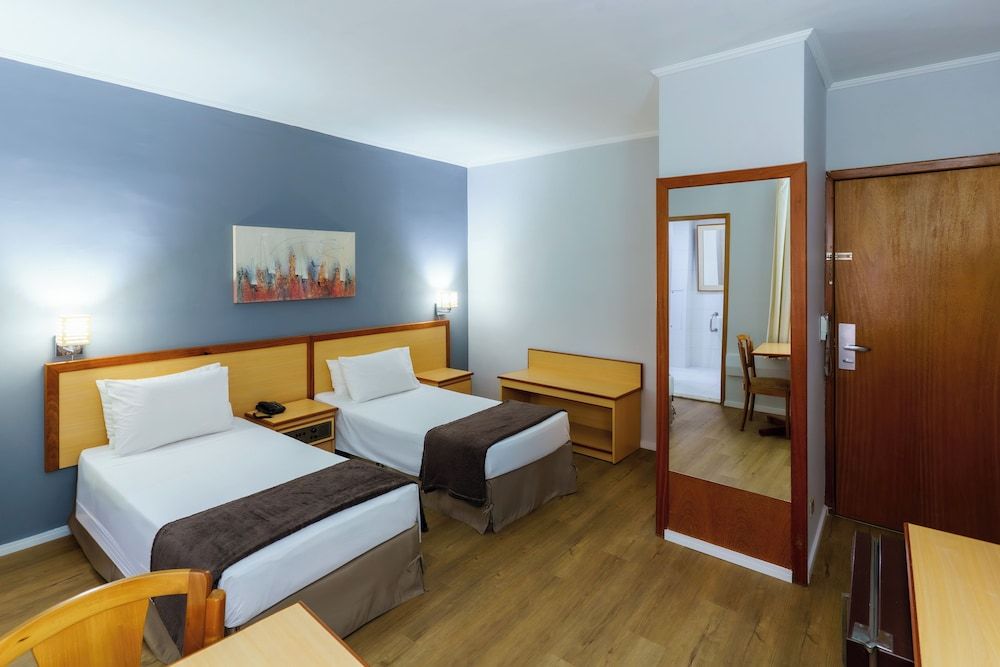 undefined Hotel Augusta Boulevard 3