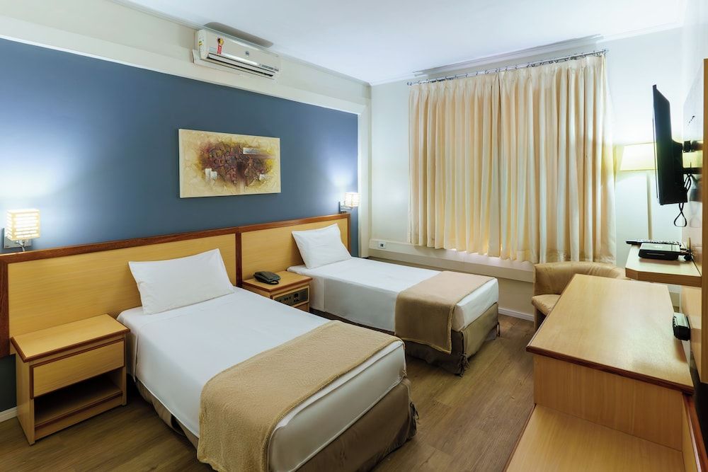 undefined Hotel Augusta Boulevard 4