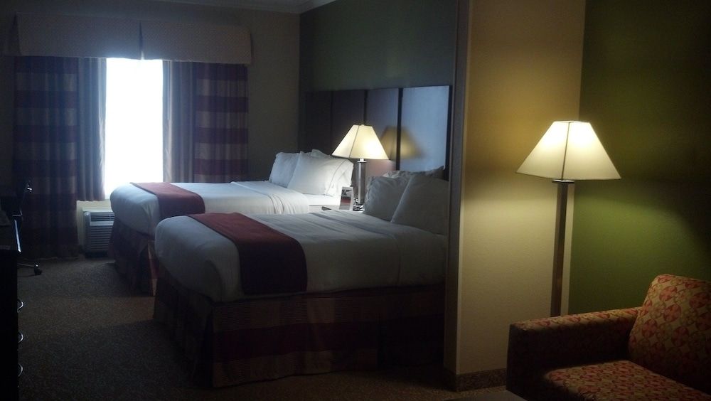 Suite, 2 Queen Beds (Additional Living Area)