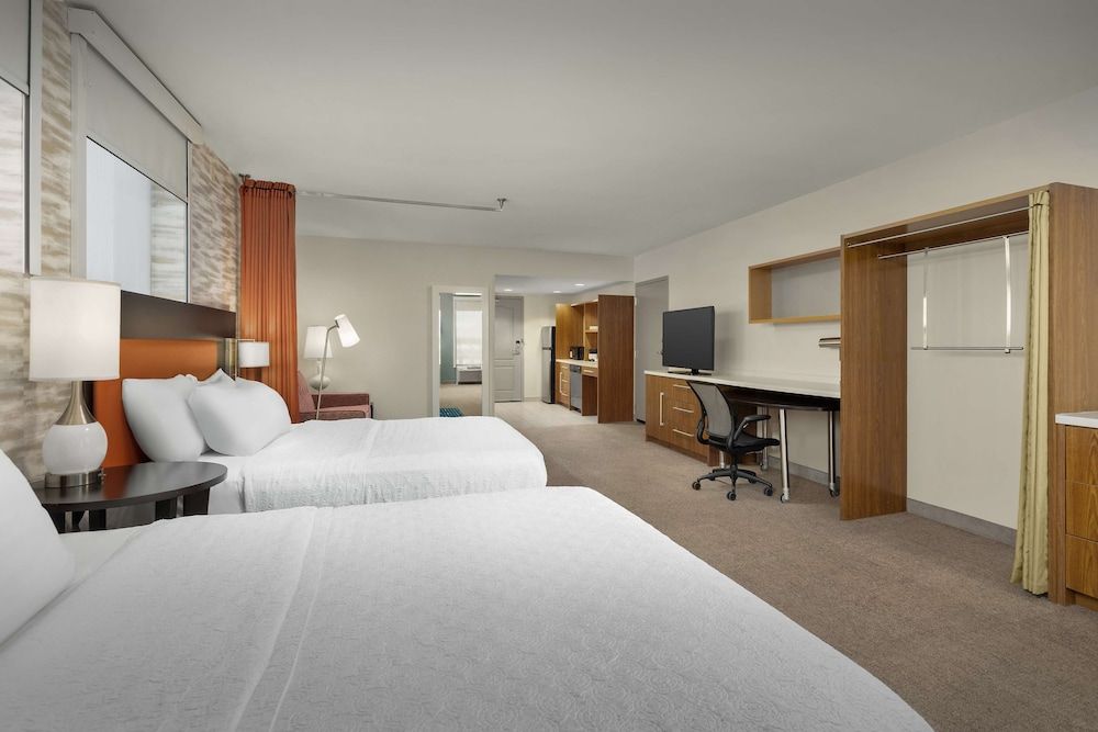 Studio, 2 Queen Beds, Accessible, Bathtub