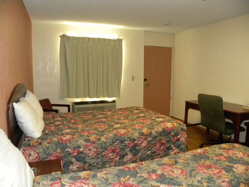 Guest Inn Standard Room, 2 Queen Beds, Non Smoking 5