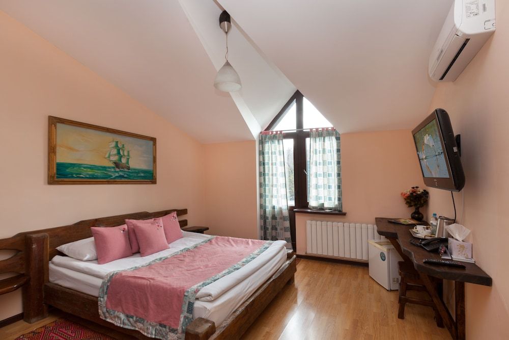 Saraishyq Hotel Standard Double Room 4