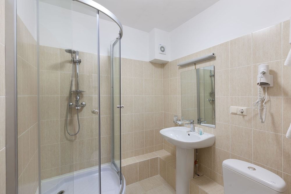 undefined Saraishyq Hotel 4