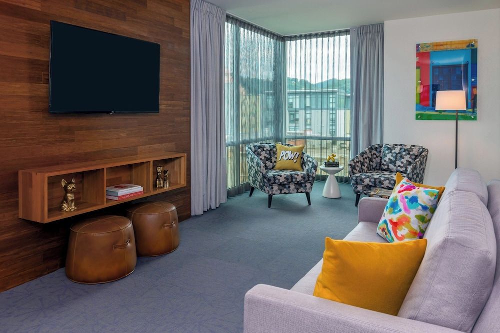 aloft, Suite, 1 King Bed, City View