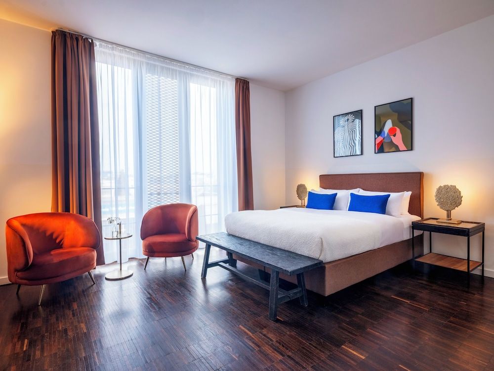 undefined Numa Berlin Weinmeister 2