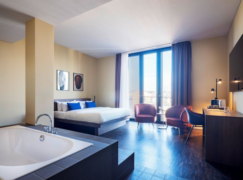 undefined Numa Berlin Weinmeister 3