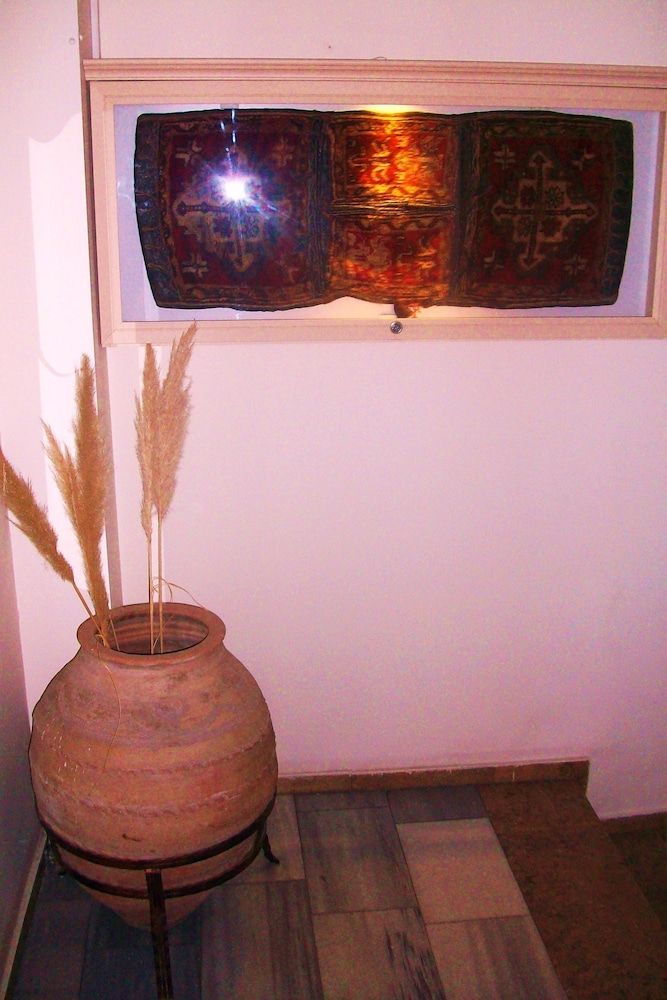 Guzel Izmir Oteli Economy Twin Room 3