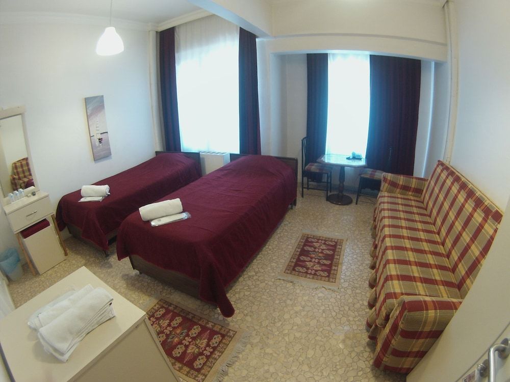 Guzel Izmir Oteli Triple Room 2
