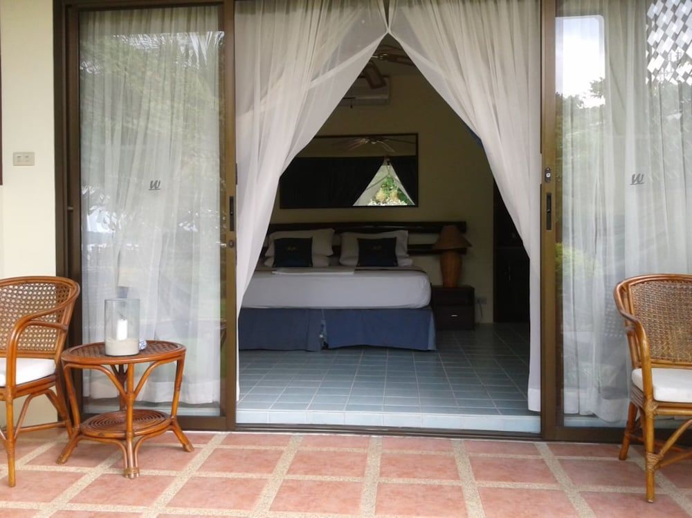 undefined The Waterfront Hotel at Fishermans Village 10