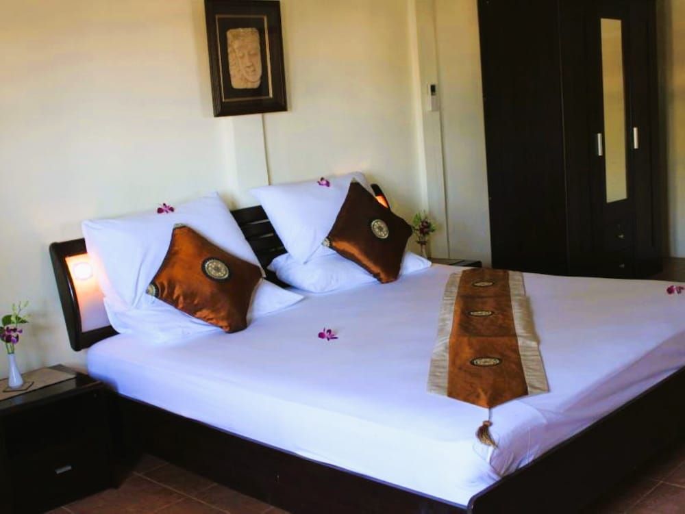 undefined The Waterfront Hotel at Fishermans Village 7