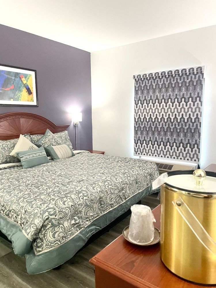 Grand Vista Hotel and Suites Standard Suite, 1 King Bed