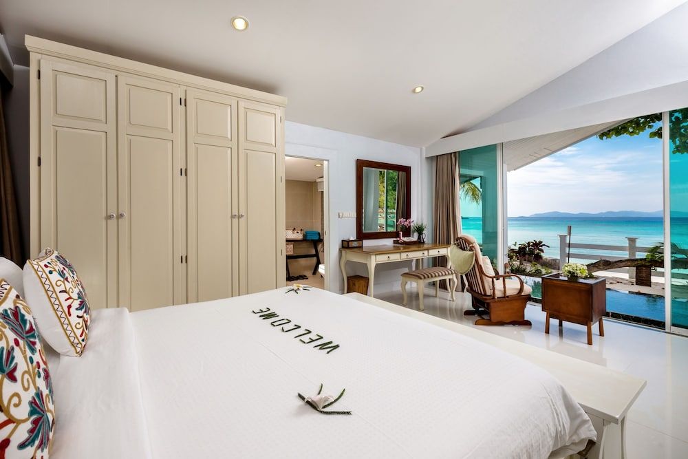 Beach Front Suite