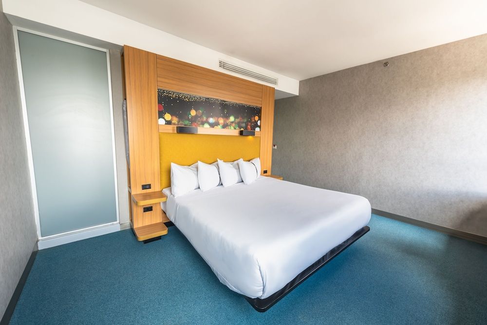 Aloft Bogota Airport aloft, Room, 1 King Bed, Non Smoking 7