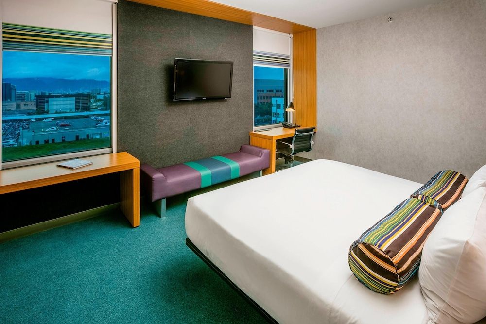 Aloft Bogota Airport aloft, Room, 1 King Bed, Non Smoking 4