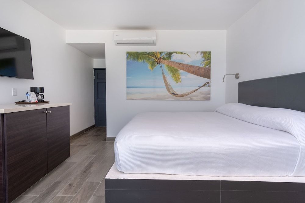 Playa Bonita Comfort Room, Ocean View 2