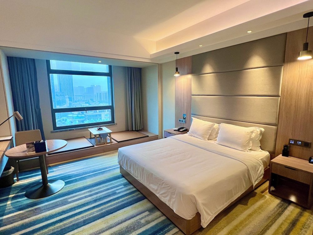 Standard Room, Multiple Beds, Smoking (Mid Floor)