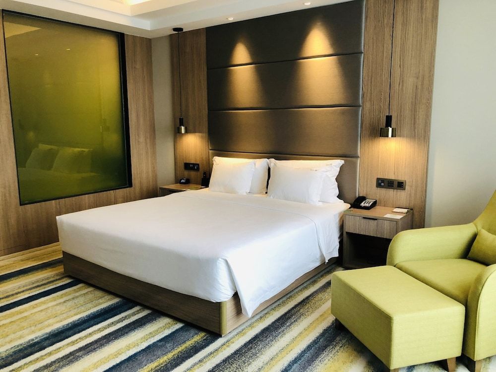 Standard Room, 1 King Bed, Smoking