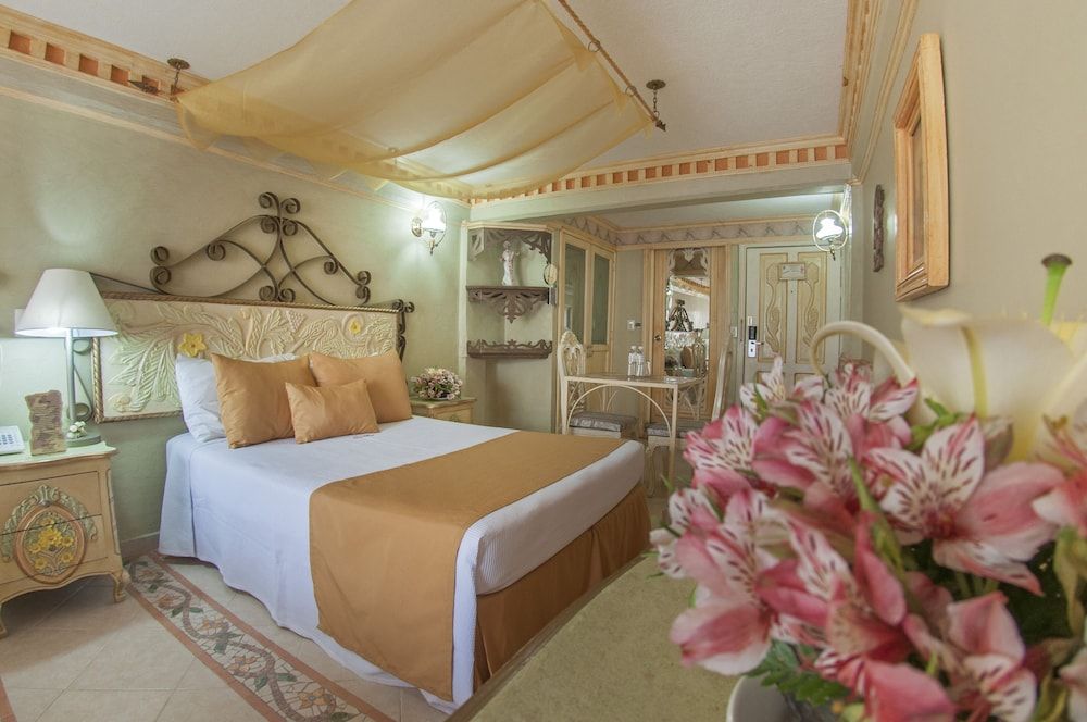 Hotel Villa Las Margaritas Plaza Cristal Triple Room