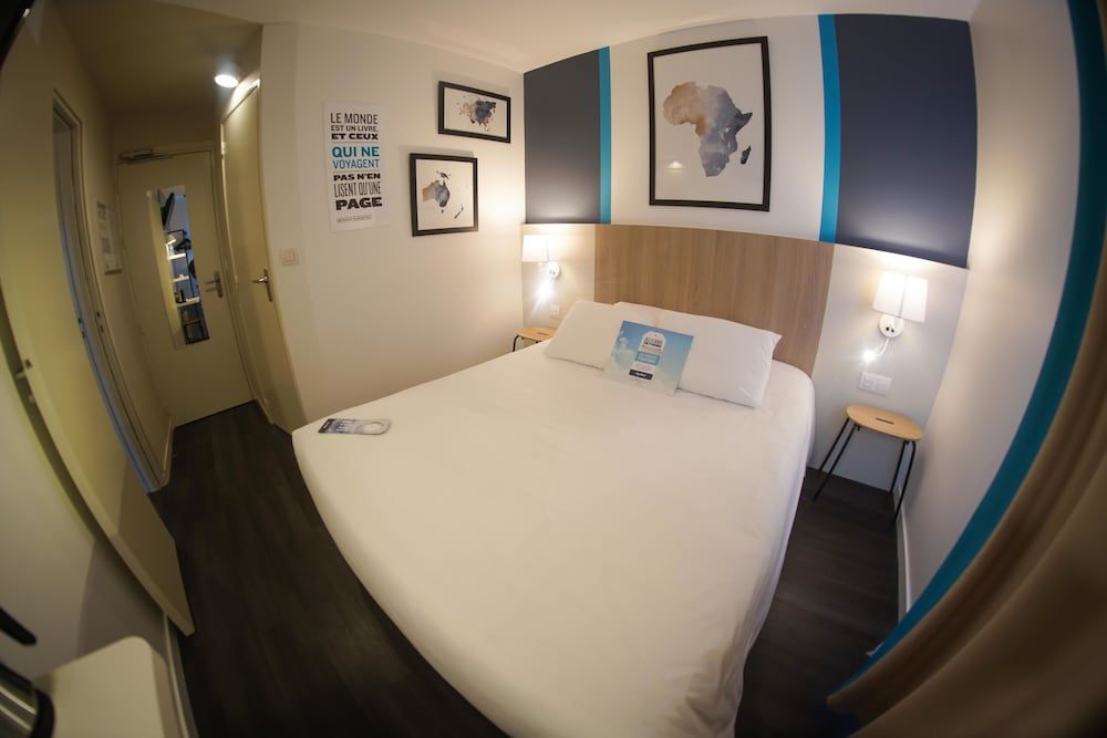 Kyriad La Fleche Standard Room, 1 Double Bed 2