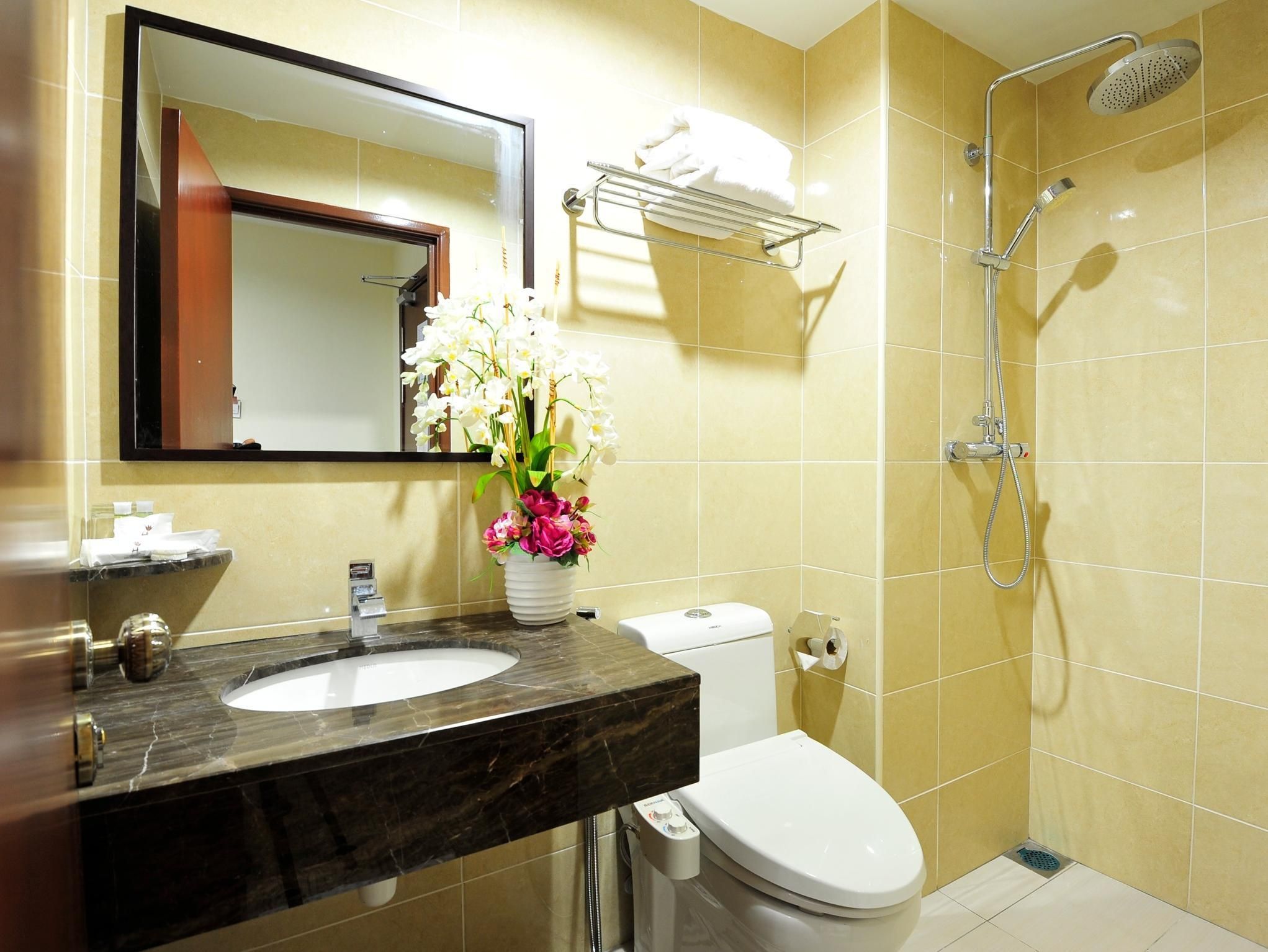 undefined Hallmark Hotel Leisure 9