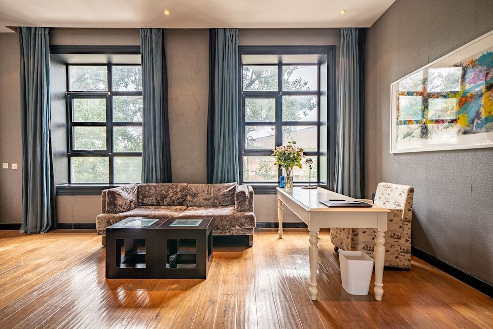 undefined Gracie Art Hotel 798 2