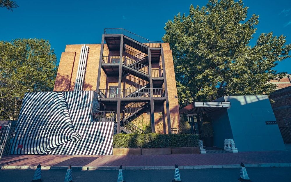 undefined Gracie Art Hotel 798 8