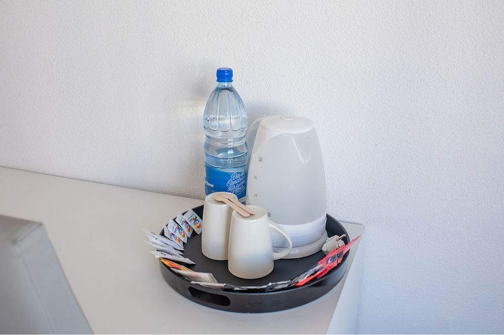 Servatur Waikiki Superior Double Room, Balcony (2 Adults) 6