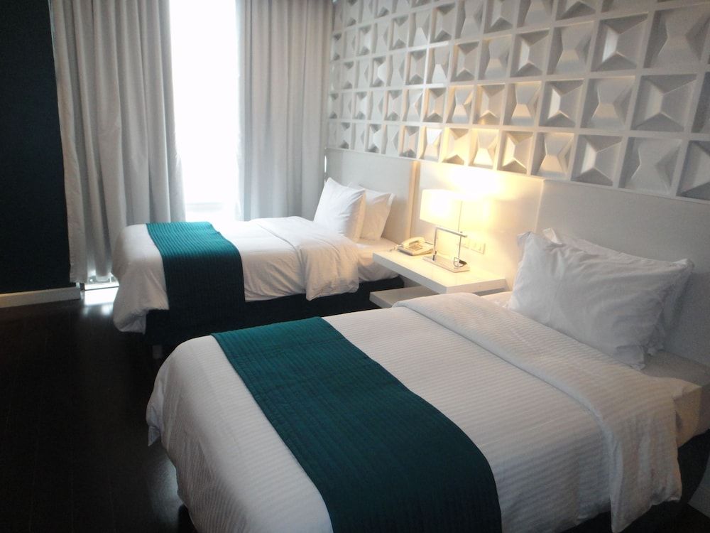 The Bayleaf Intramuros Hotel Deluxe Twin Room 3