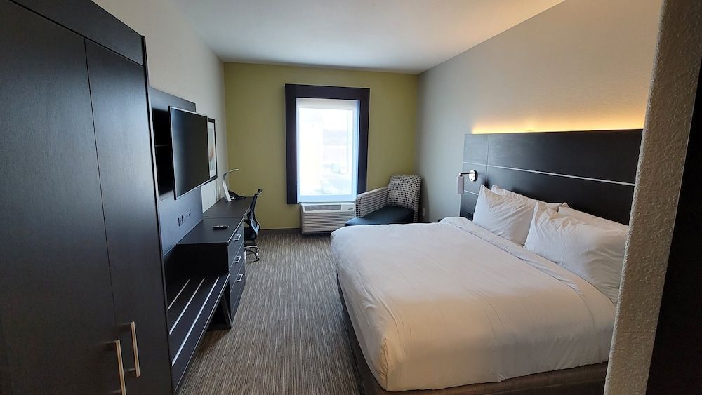 Standard Room, 1 King Bed