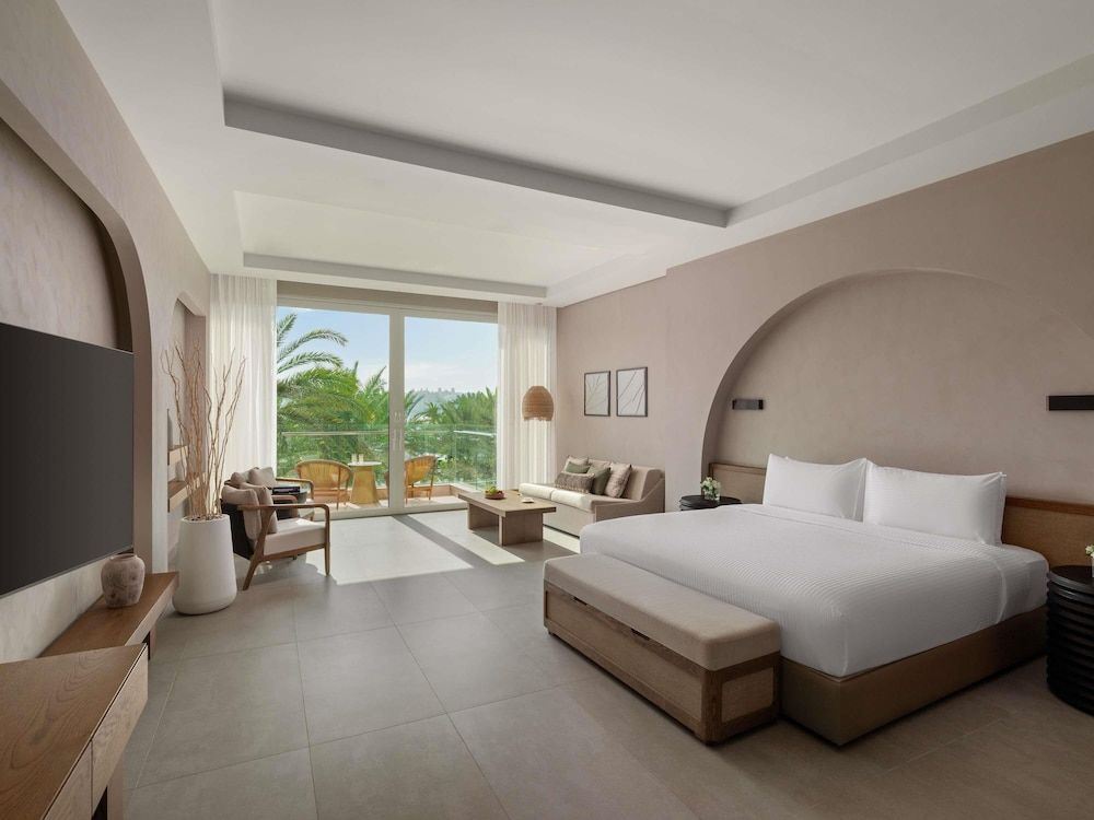 Rixos The Palm Hotel & Suites Premium Room, 1 King Bed, Garden View 2