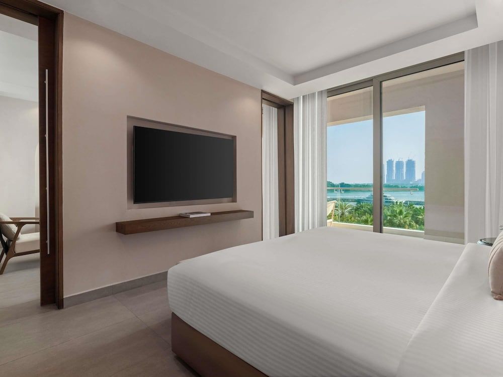 Rixos The Palm Hotel & Suites Junior Suite, 1 King Bed, Sea View 2