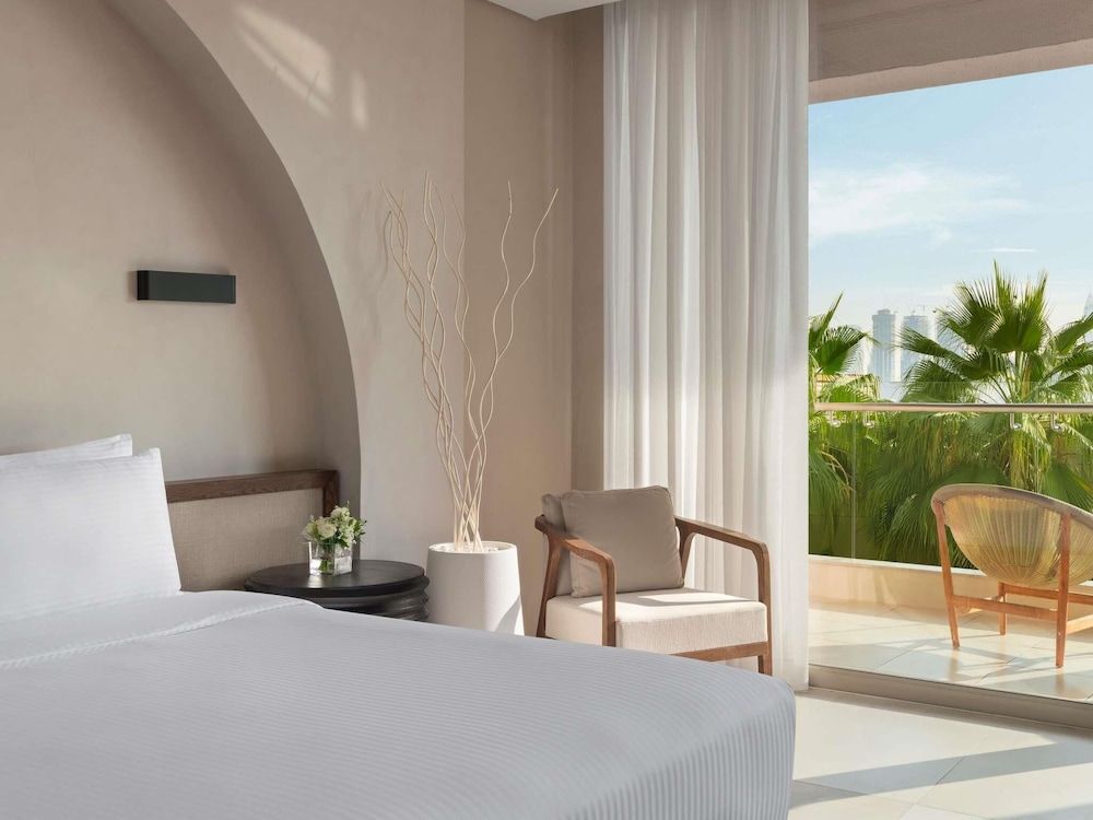 Rixos The Palm Hotel & Suites Deluxe Room, 1 King Bed