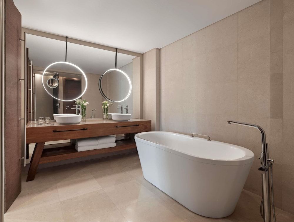 Rixos The Palm Hotel & Suites Junior Suite, 1 King Bed, Sea View 3