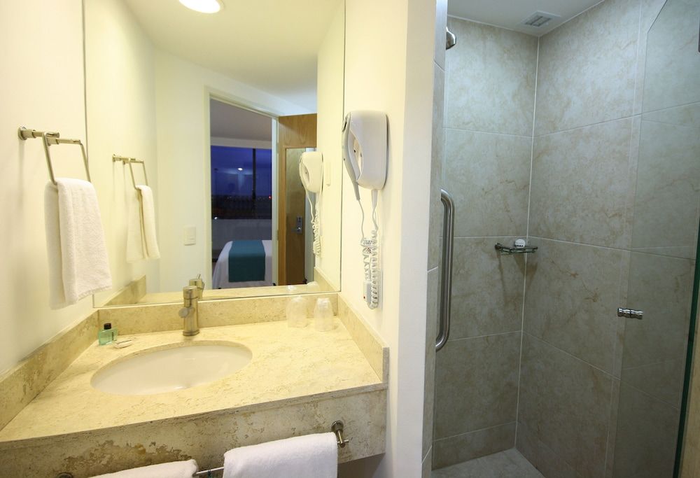 One Guadalajara Centro Histórico Superior Room, 2 Double Beds, Terrace 4