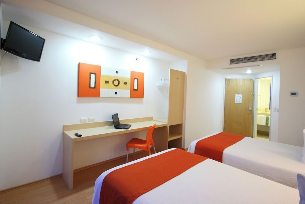 One Guadalajara Centro Histórico Superior Room, 2 Double Beds